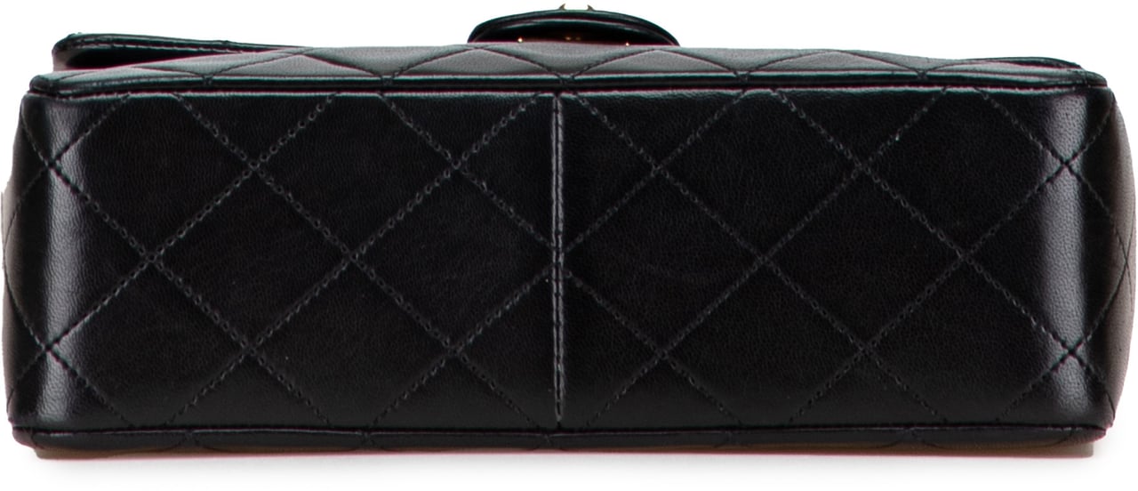 Chanel Small Square Quilted Lambskin Flap Zwart