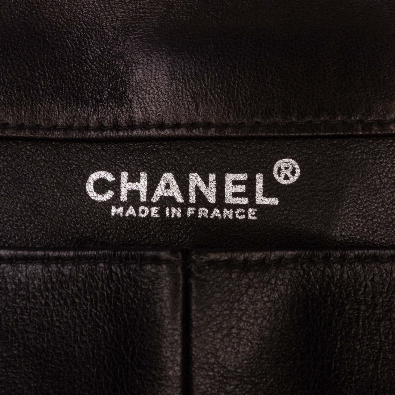 Chanel Quilted Lambskin Chocolate Bar Shoulder Bag Zwart