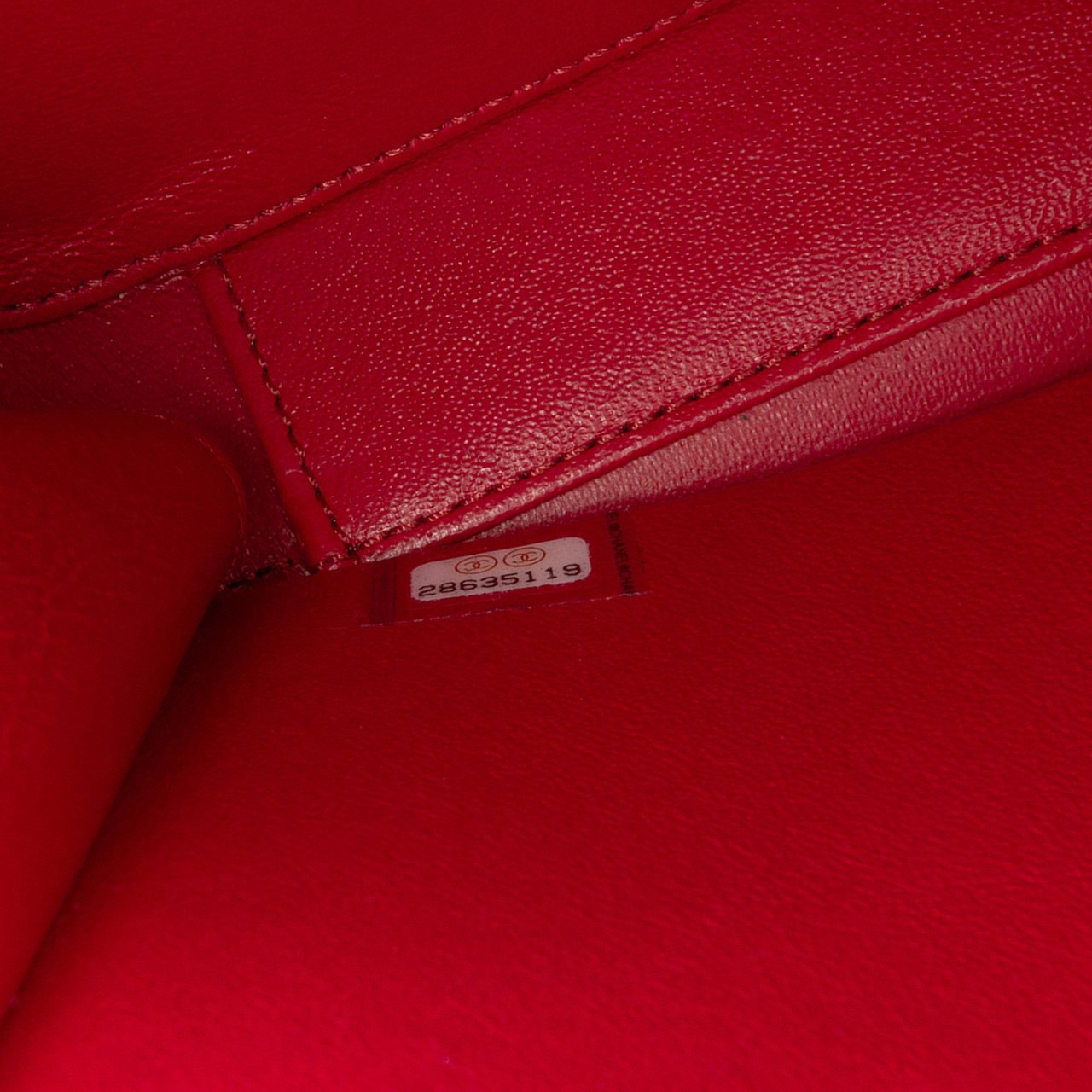 Chanel Small Caviar Filigree Vanity Case Zwart