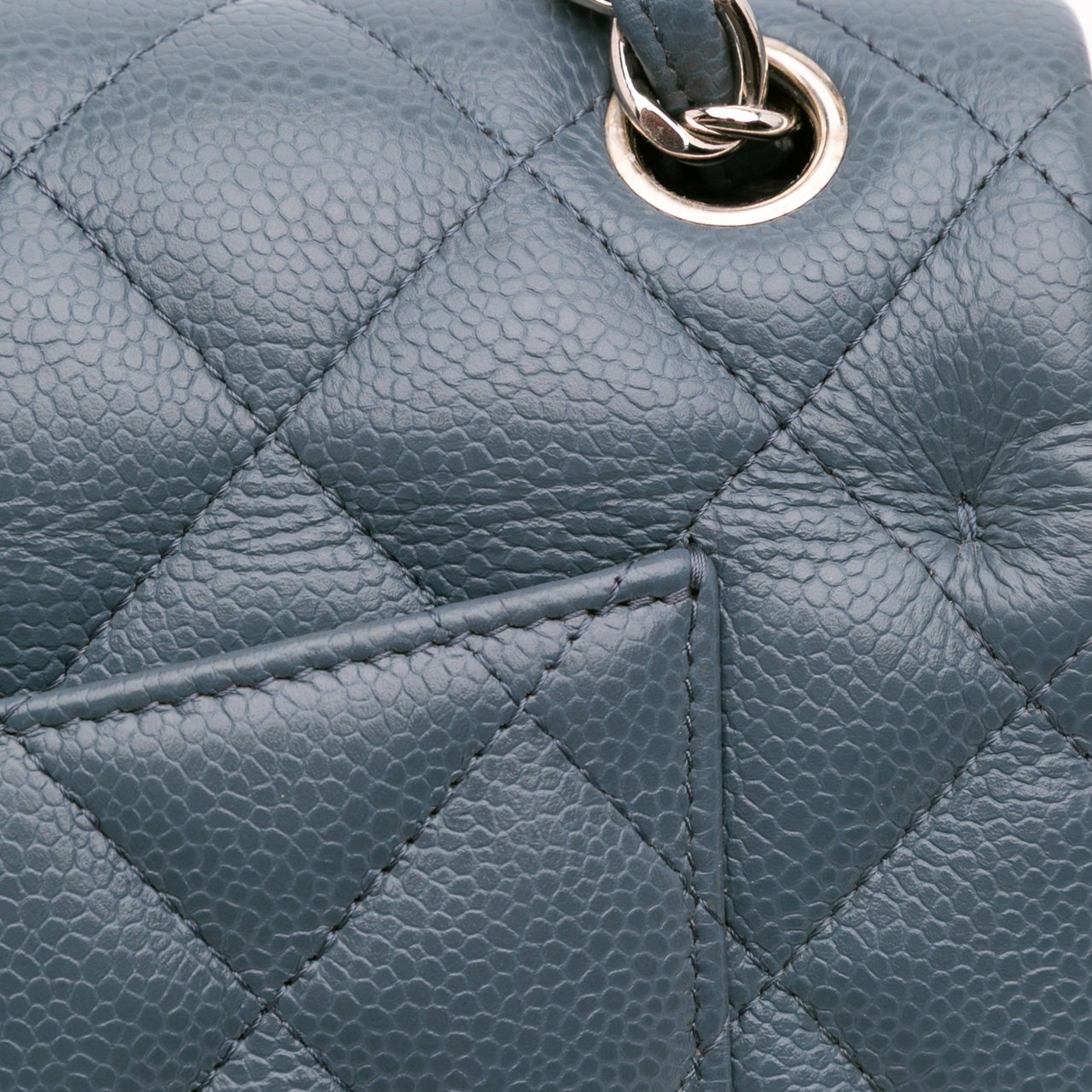 Chanel Jumbo Classic Caviar Double Flap Blauw