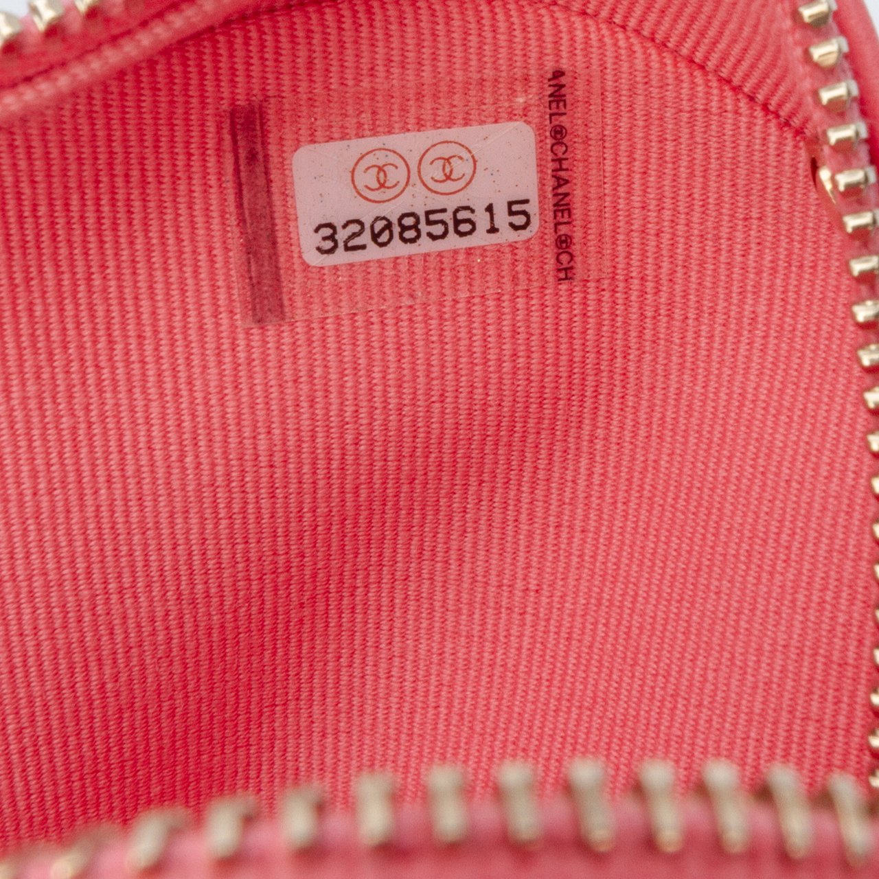 Chanel Mini Lambskin CC in Love Heart Crossbody Roze