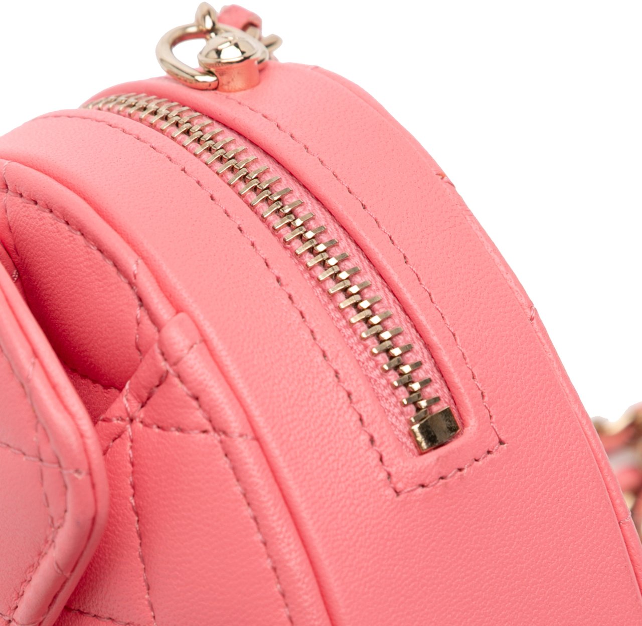 Chanel Mini Lambskin CC in Love Heart Crossbody Roze