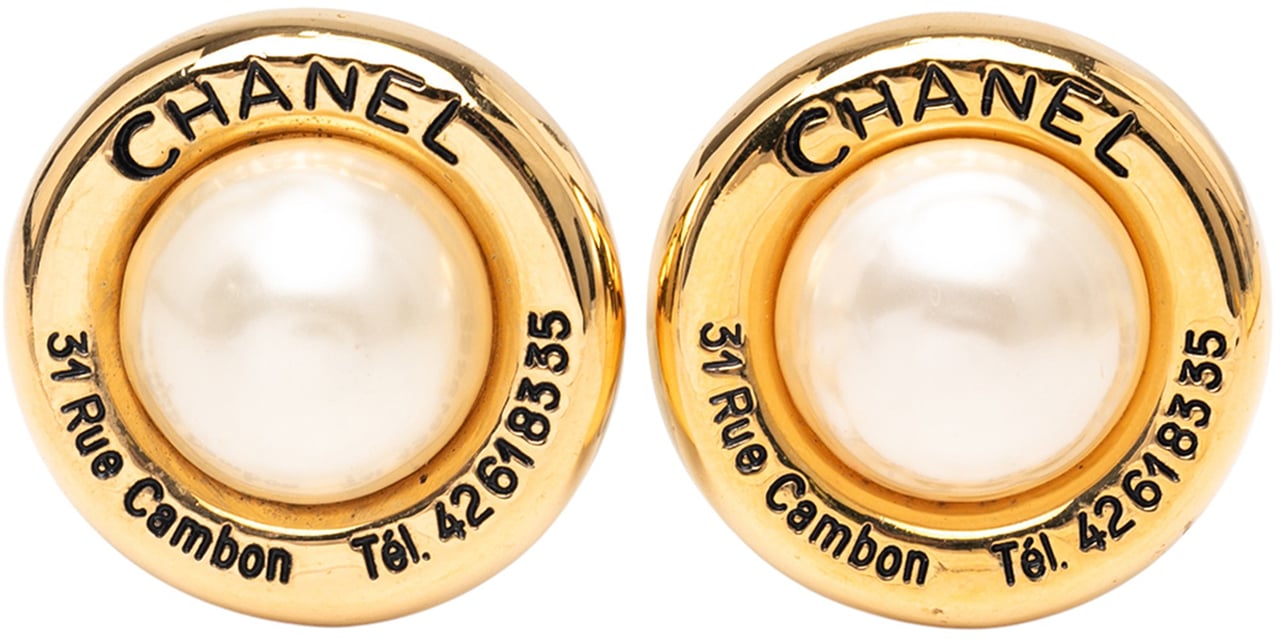 Chanel Gold Plated Faux Pearl Round Clip on Earrings Goud