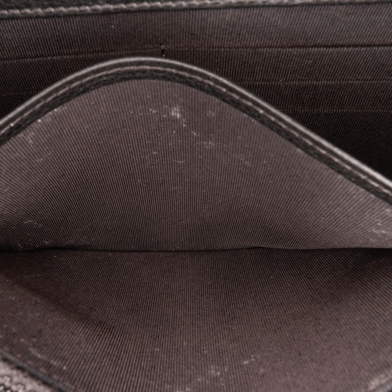 Chanel Studded Leather Wallet on Chain Zwart