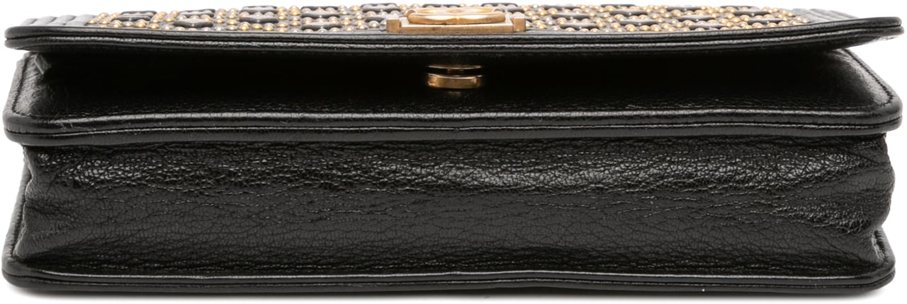 Chanel Studded Grained Calfskin Boy Wallet On Chain Zwart