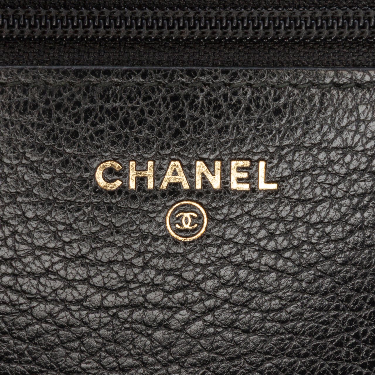 Chanel Studded Grained Calfskin Boy Wallet On Chain Zwart
