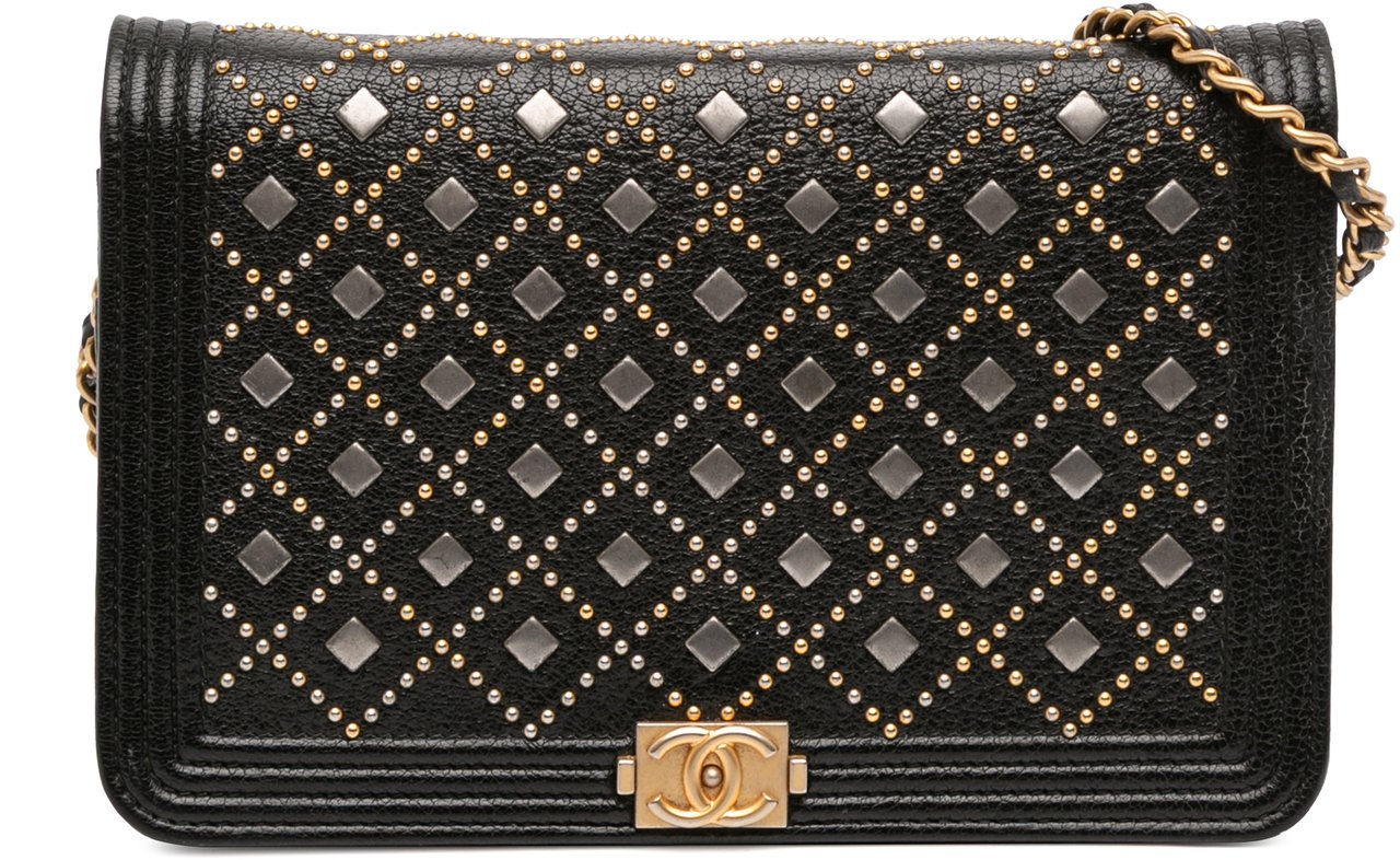 Chanel Studded Grained Calfskin Boy Wallet On Chain Zwart