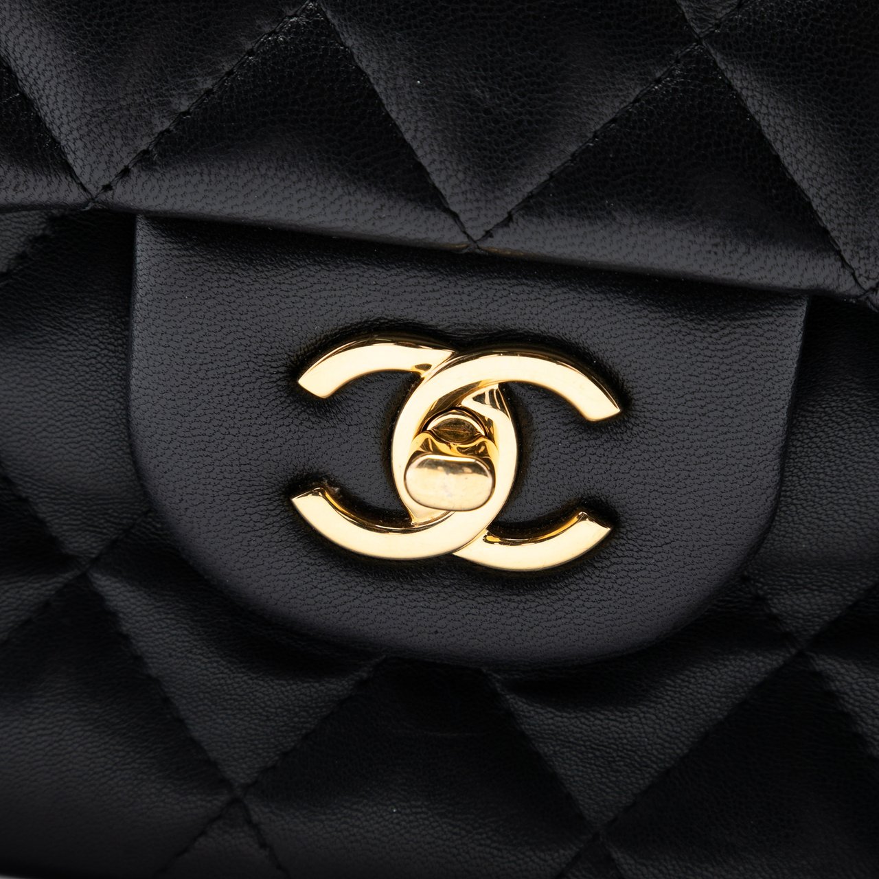 Chanel Jumbo Classic Lambskin Double Flap Zwart