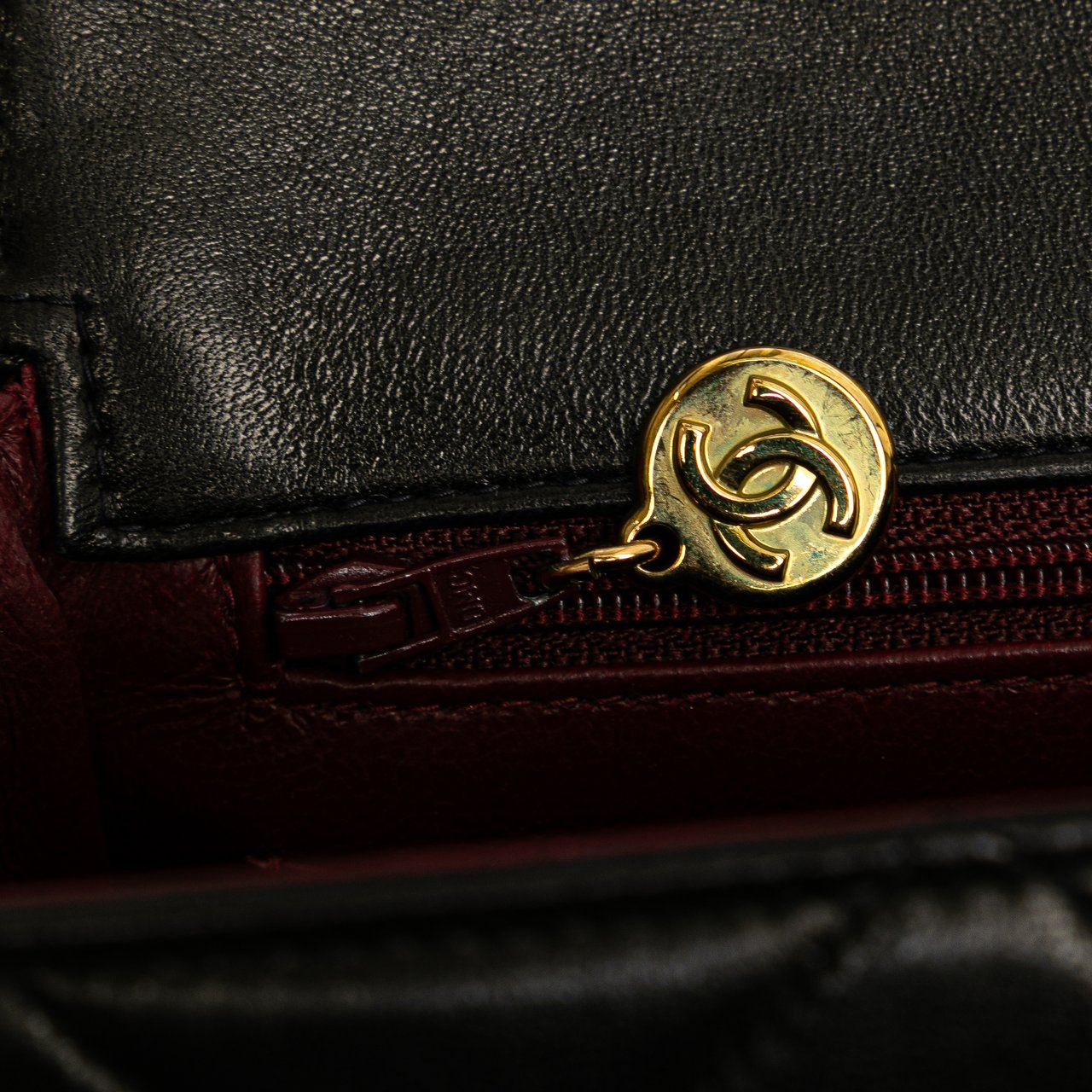 Chanel CC Quilted Lambskin Flap Zwart