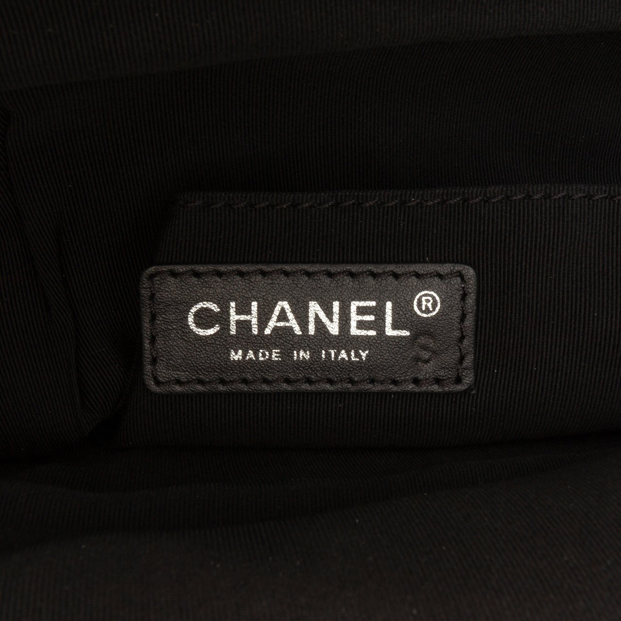 Chanel Quilted Metallic Goatskin Tabatiere Kisslock Foldover Clutch Zilver