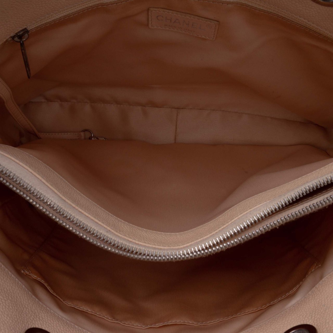 Chanel Caviar Grand Shopping Tote Bruin