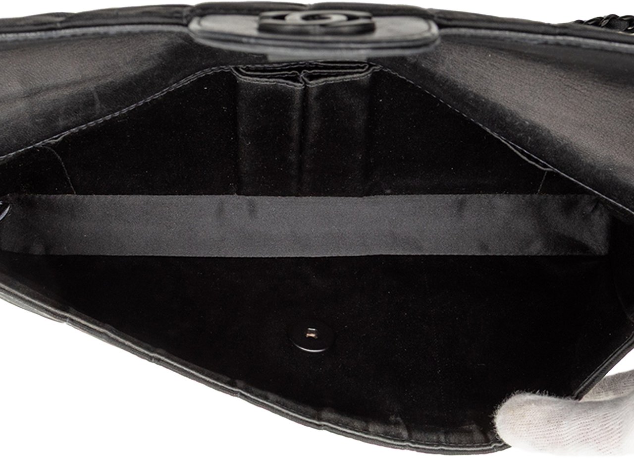 Chanel New Travel Line Nylon East West Flap Zwart