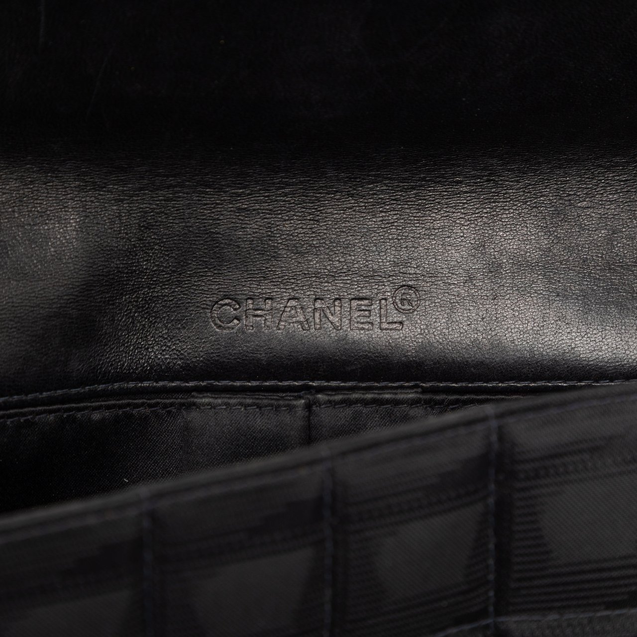 Chanel New Travel Line Nylon East West Flap Zwart