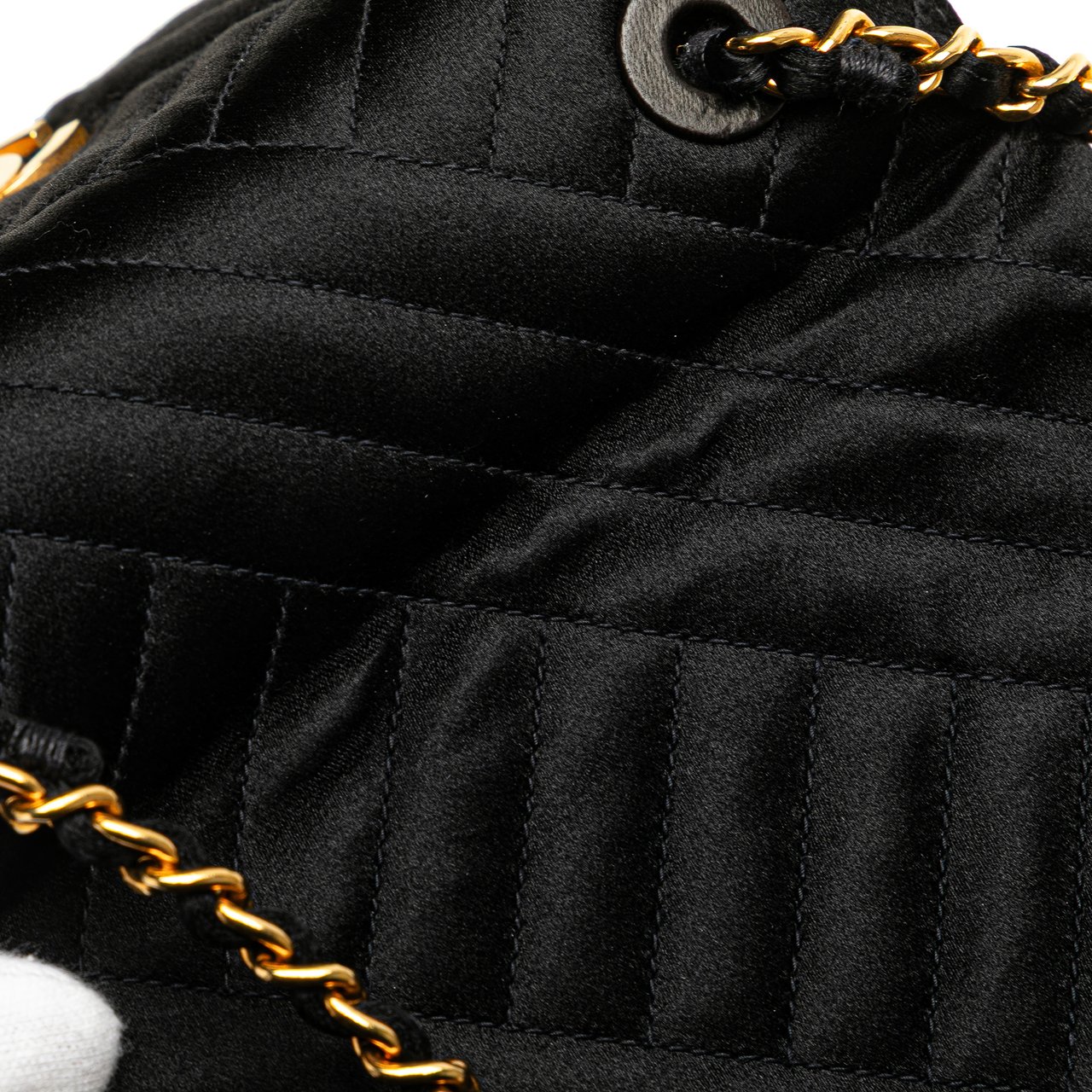 Chanel Mini Square Diagonal Quilted Satin Single Flap Zwart