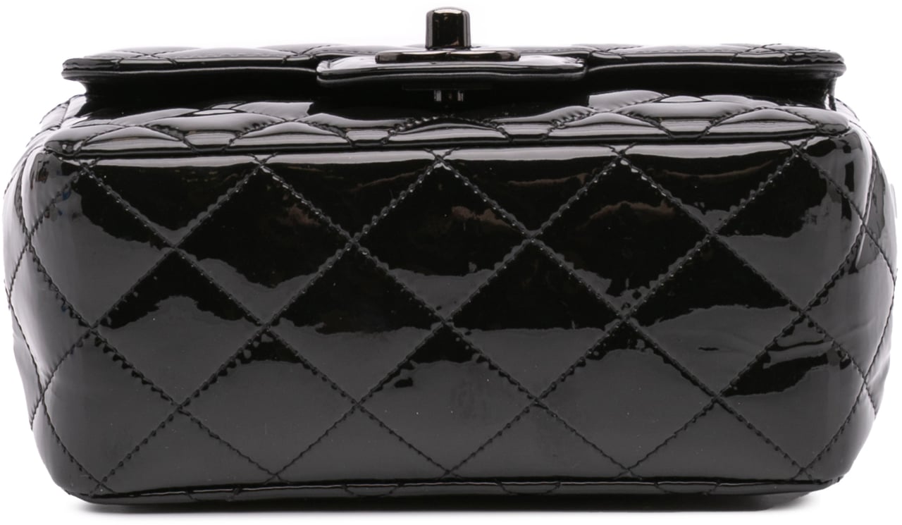 Chanel Mini Square Classic Patent So Black Single Flap Zwart