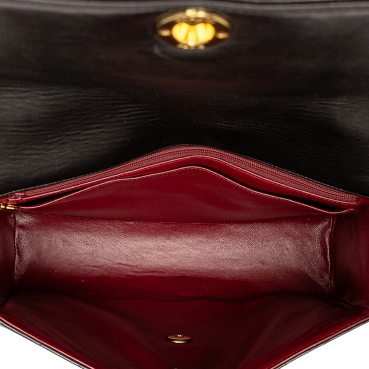 Chanel Vertical Quilt Lambskin Flap Zwart