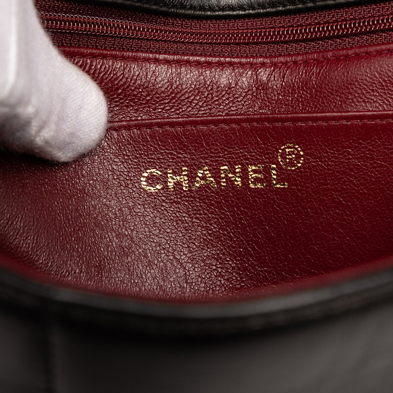 Chanel Vertical Quilt Lambskin Flap Zwart