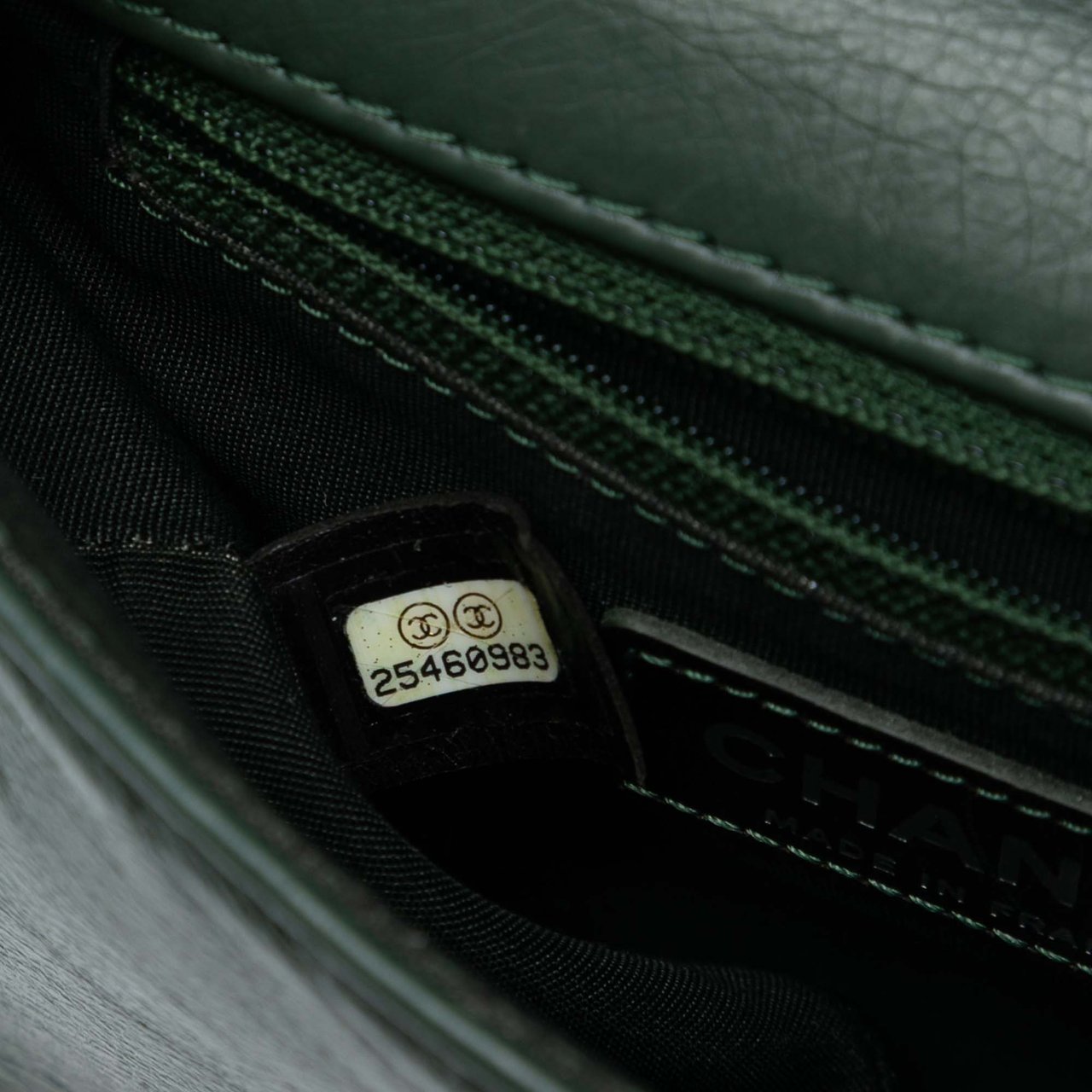 Chanel Quilted Calfskin Chain Embossed Flap Groen