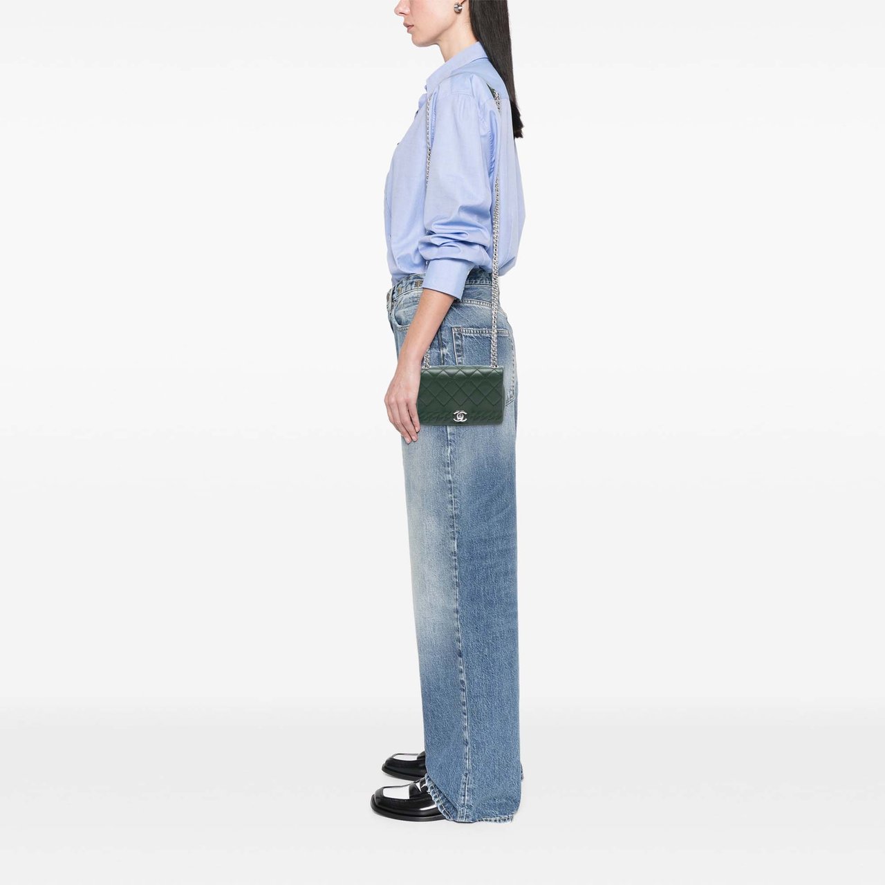 Chanel Quilted Calfskin Chain Embossed Flap Groen