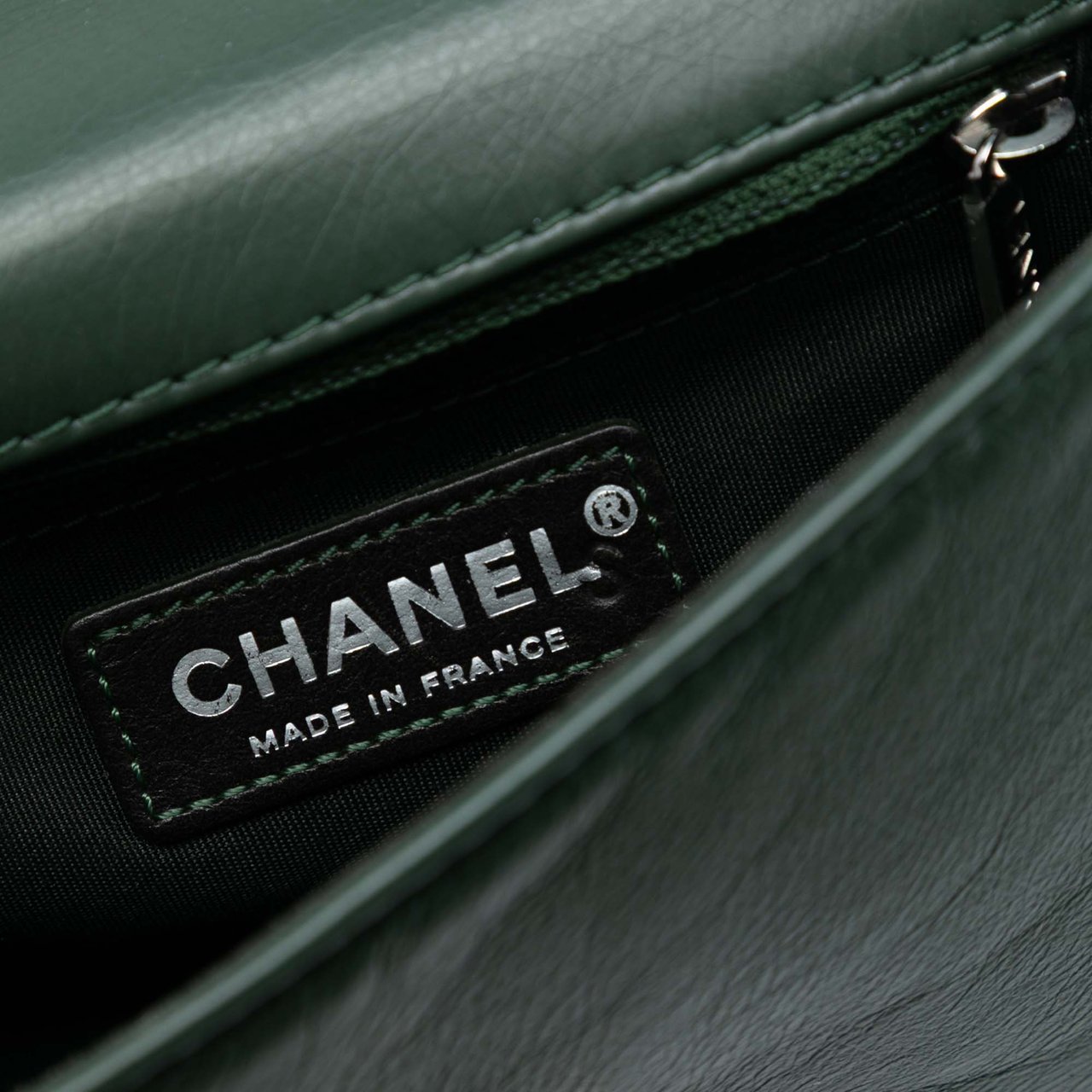 Chanel Quilted Calfskin Chain Embossed Flap Groen