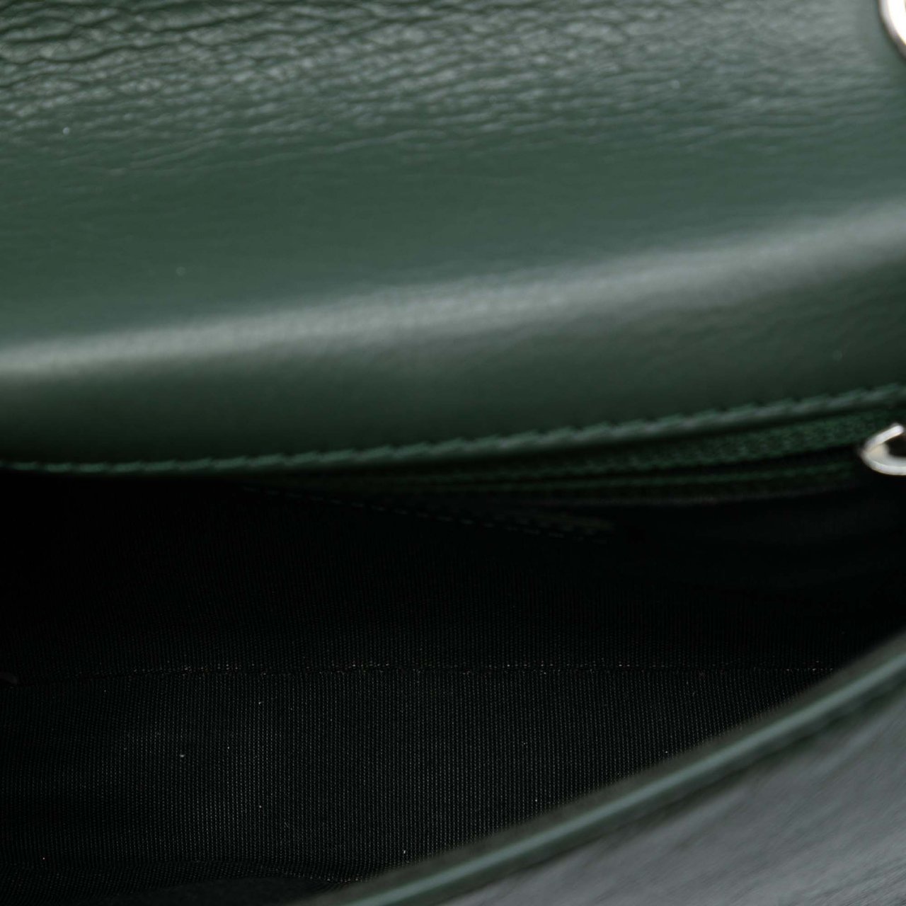 Chanel Quilted Calfskin Chain Embossed Flap Groen