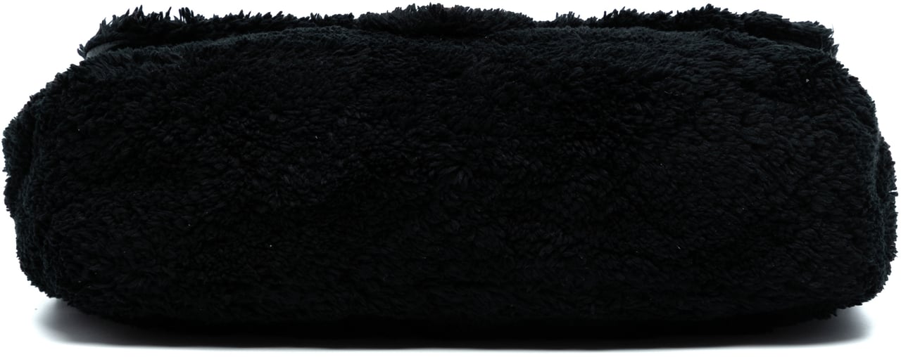 Chanel Jumbo Quilted Shearling Single Flap Zwart