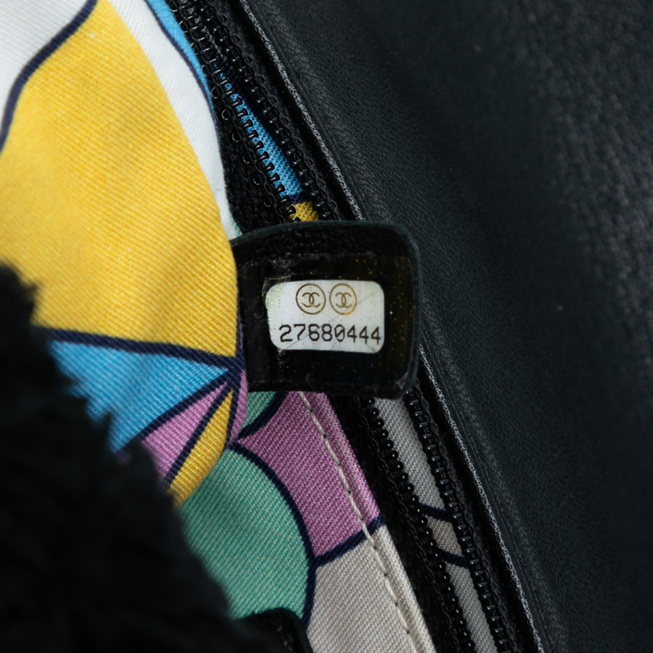 Chanel Jumbo Quilted Shearling Single Flap Zwart