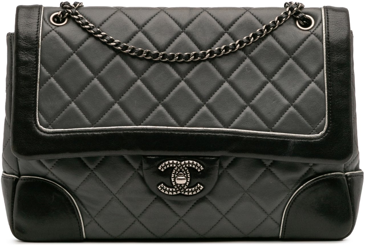 Chanel Paris Salzburg Jumbo Bicolor Quilted Lambskin Tyrolean Flap Grijs