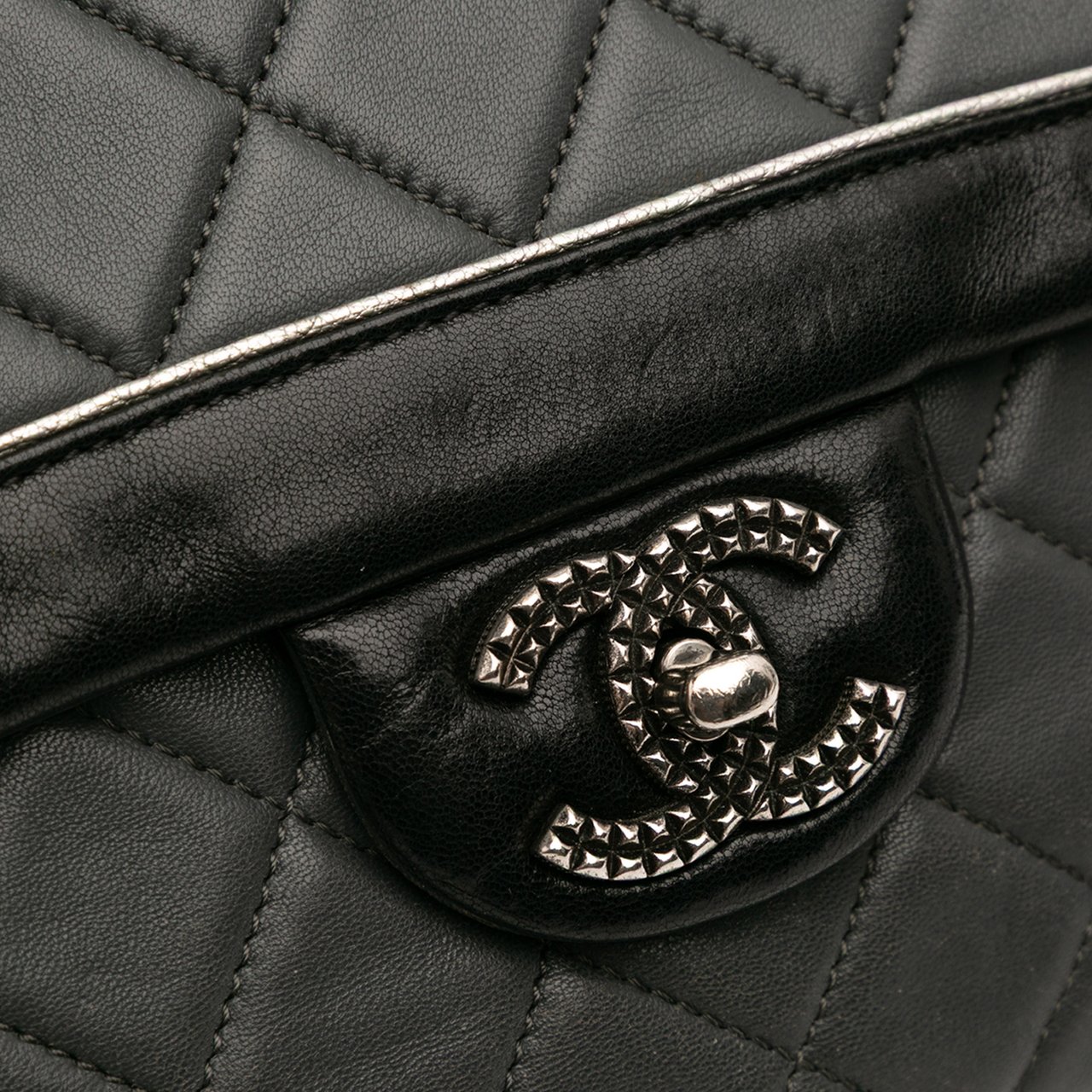 Chanel Paris Salzburg Jumbo Bicolor Quilted Lambskin Tyrolean Flap Grijs