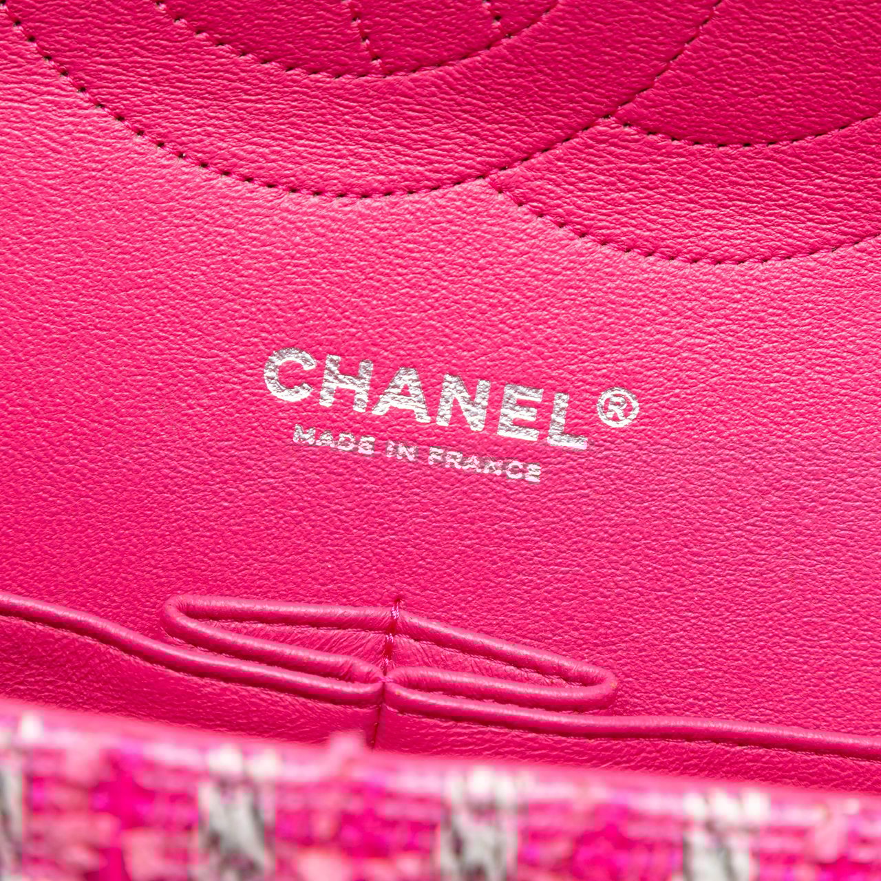 Chanel Jumbo Classic Tweed Double Flap Roze