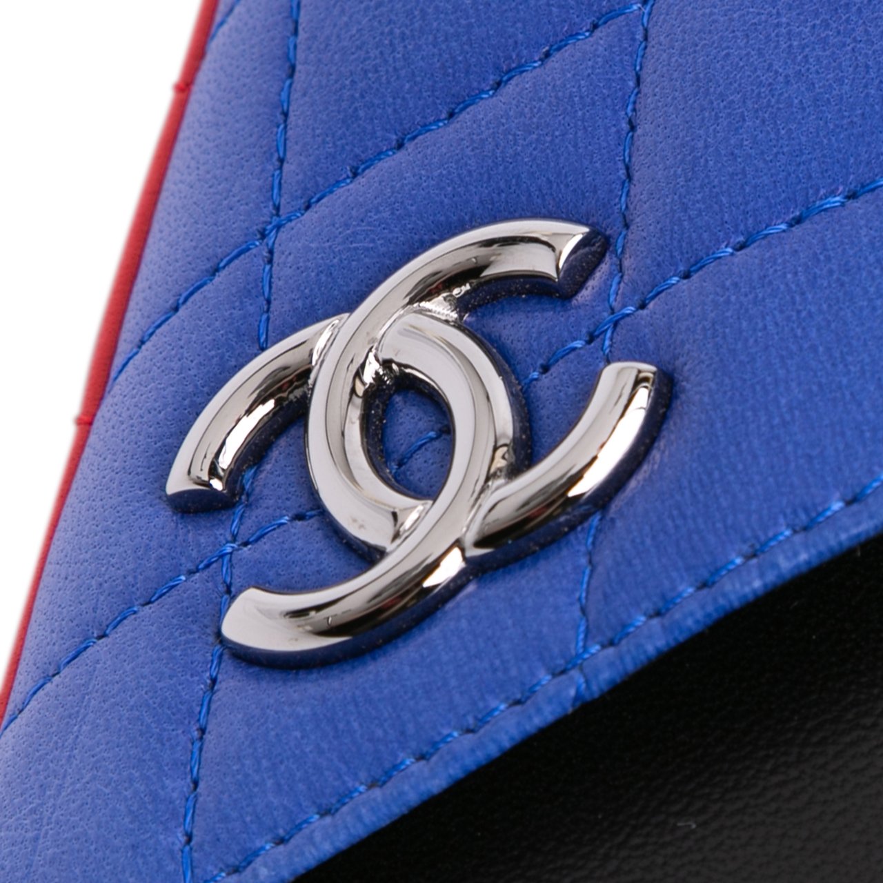 Chanel Quilted Lambskin Fresh Air Clutch Rood