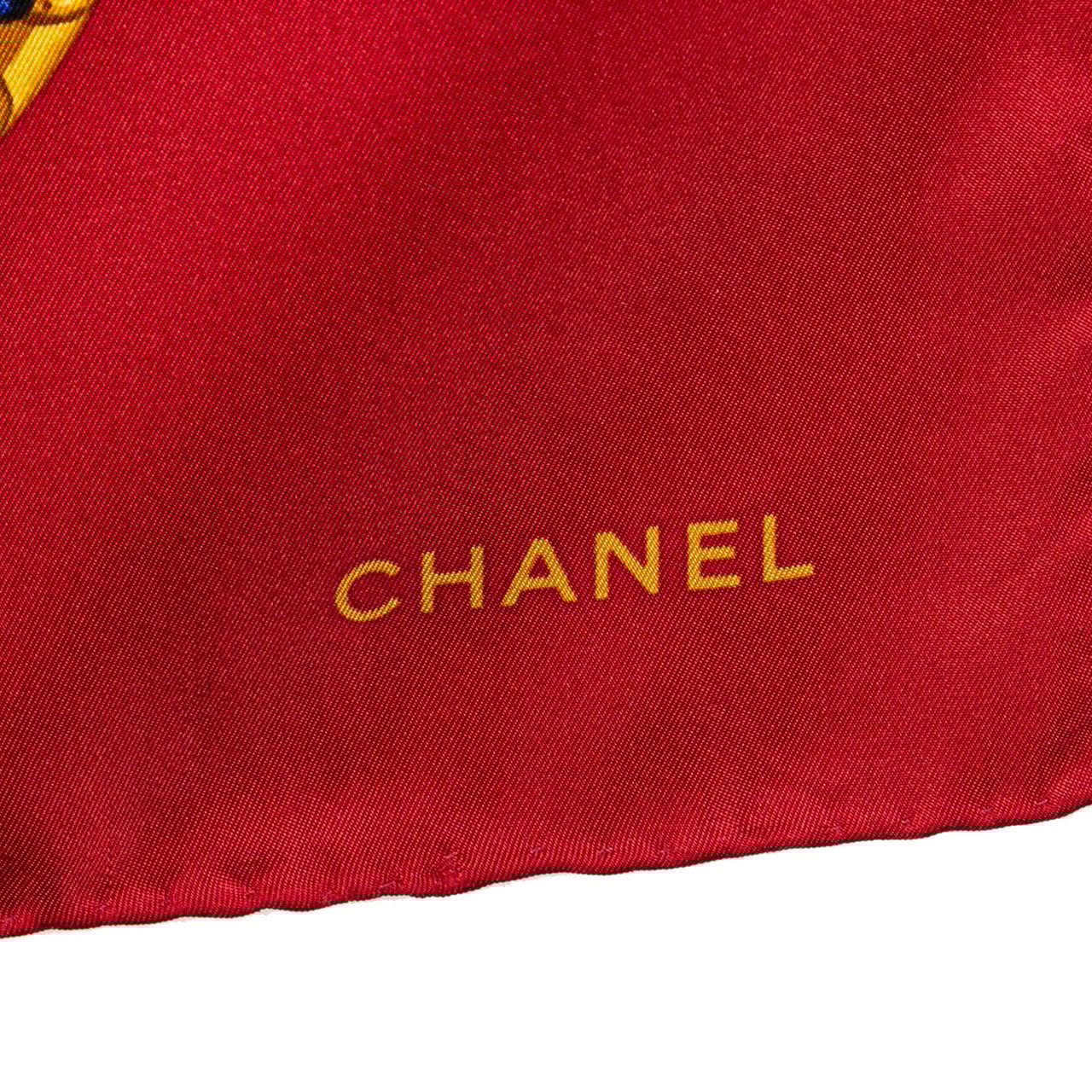 Chanel CC Jewel and Chain Print Silk Scarf Rood