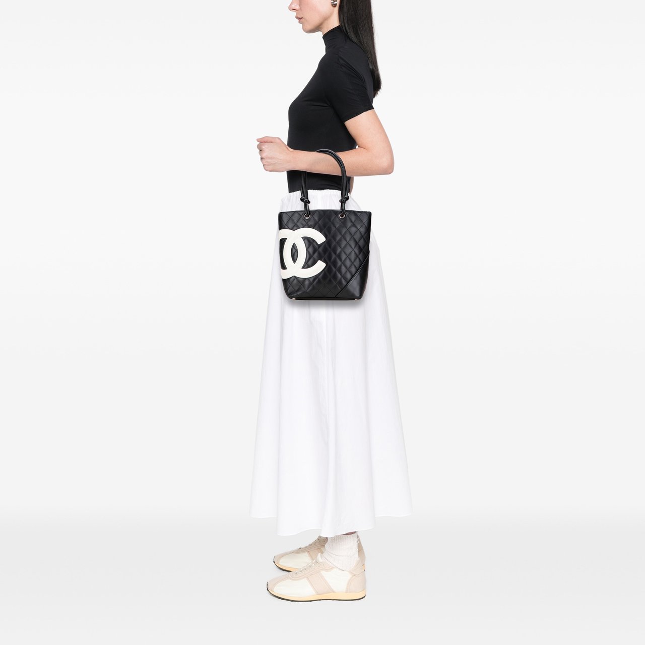 Chanel Medium Lambskin Cambon Ligne Tote Zwart