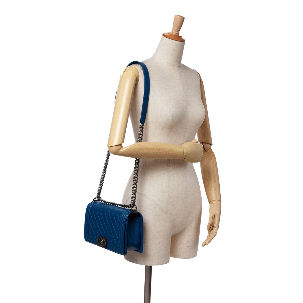 Chanel Old Medium Quilted Caviar Boy Flap Blauw