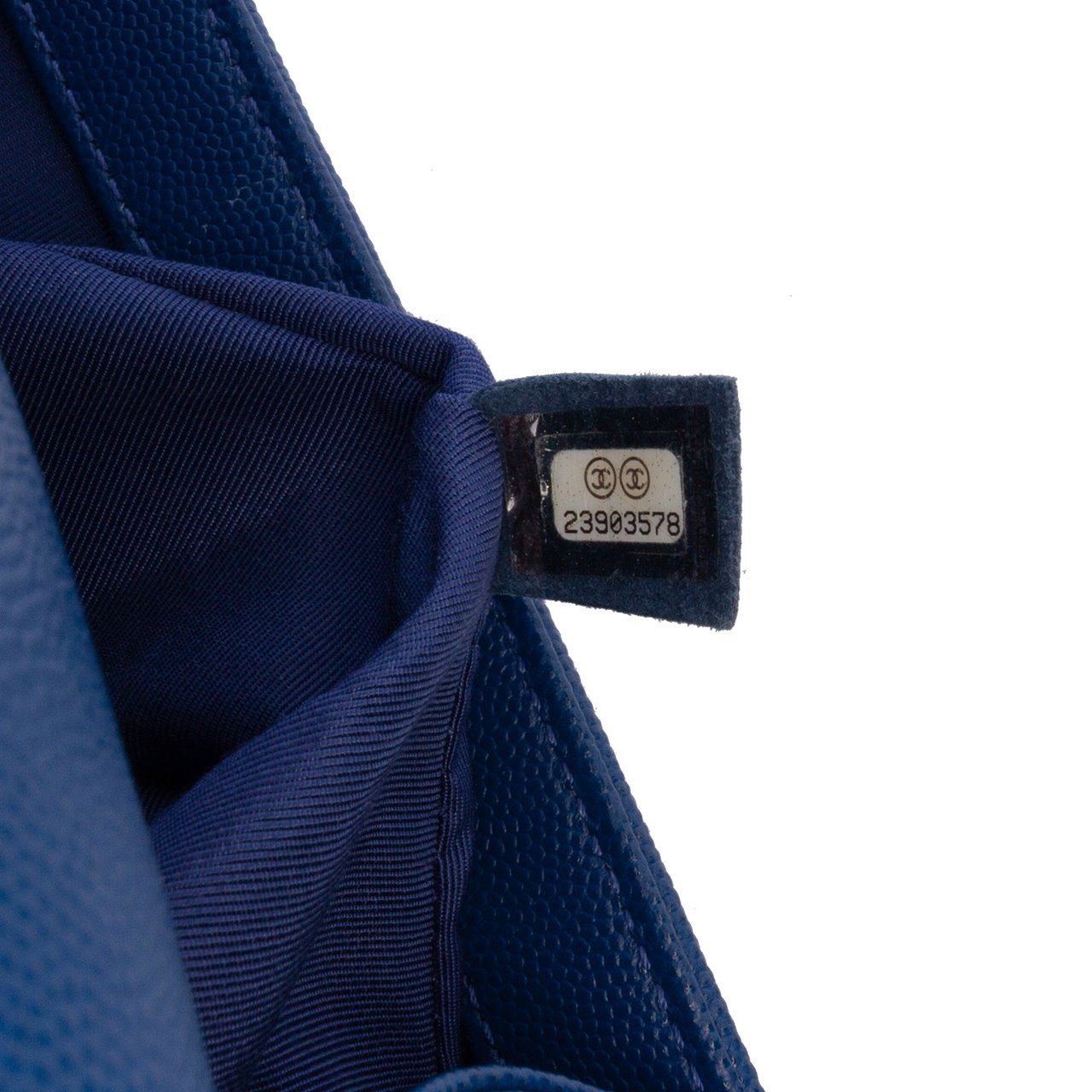 Chanel Old Medium Quilted Caviar Boy Flap Blauw