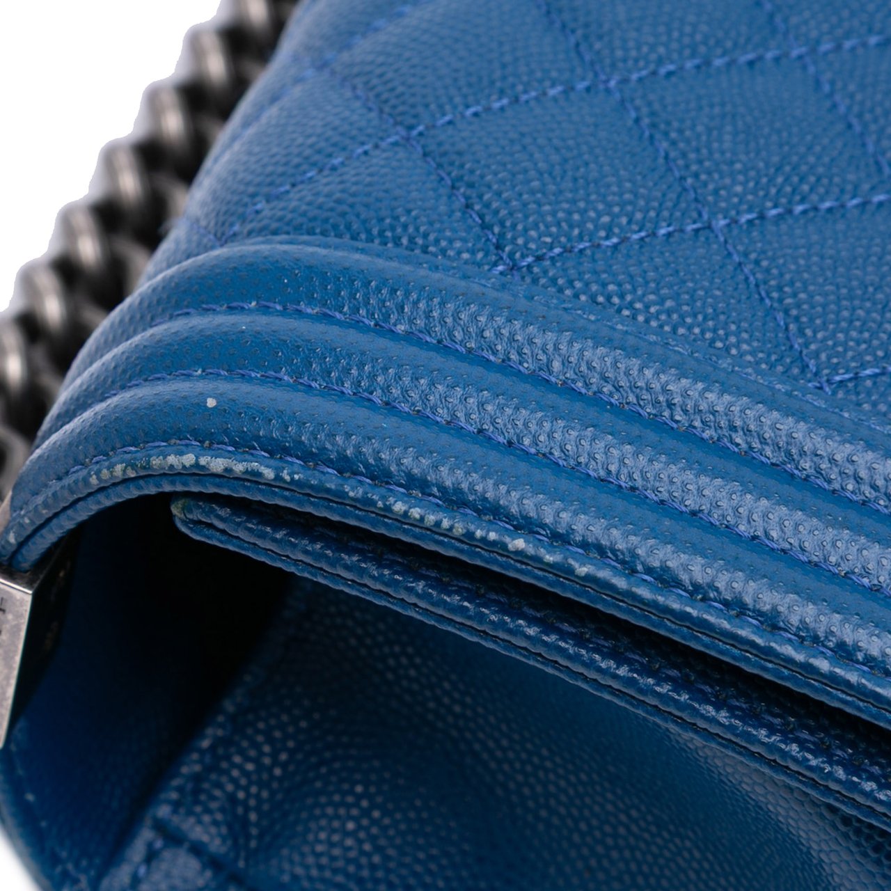 Chanel Old Medium Quilted Caviar Boy Flap Blauw
