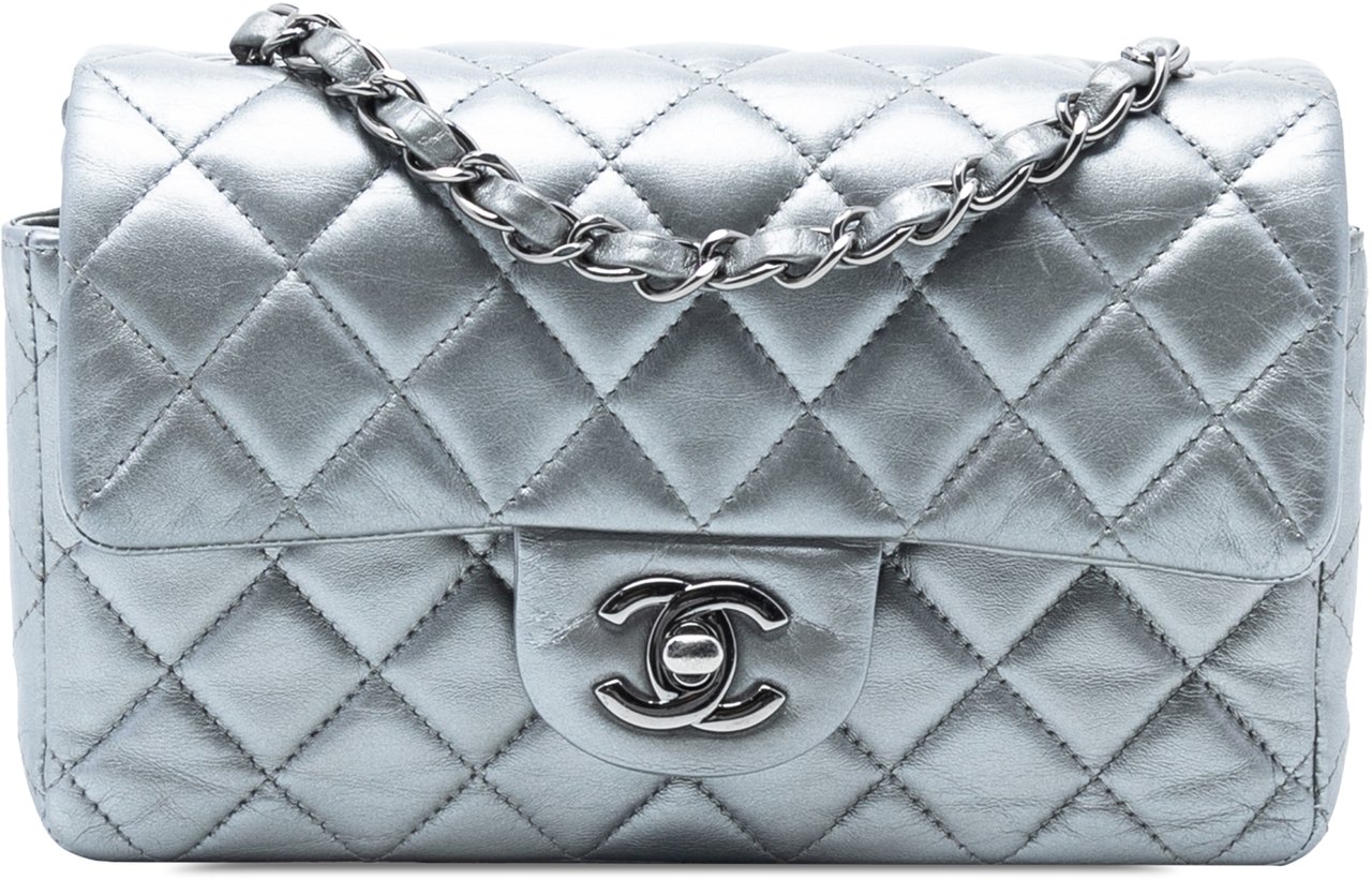 Chanel Small Quilted Metallic Lambskin Single Flap Zilver