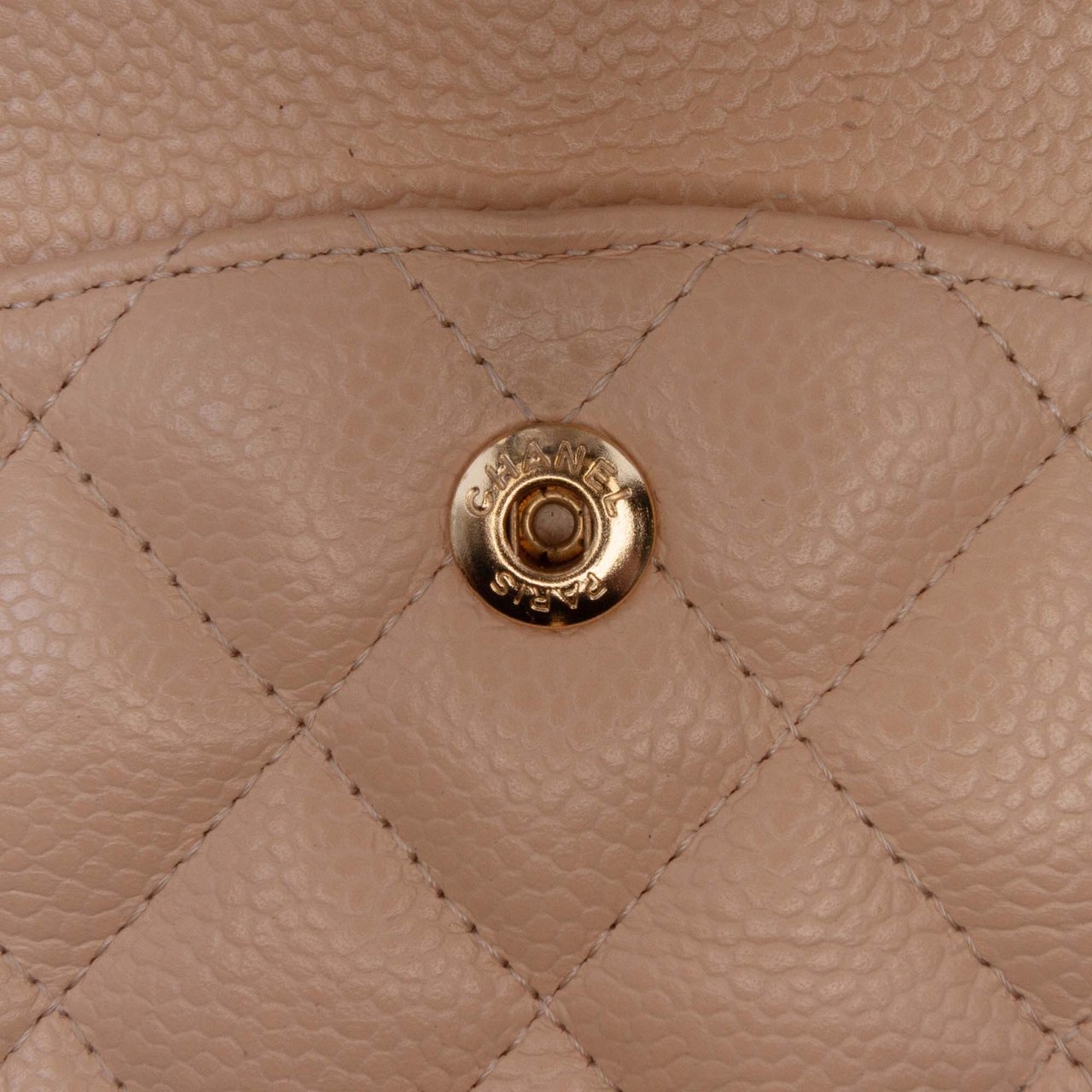 Chanel Medium Classic Caviar Double Flap Bruin