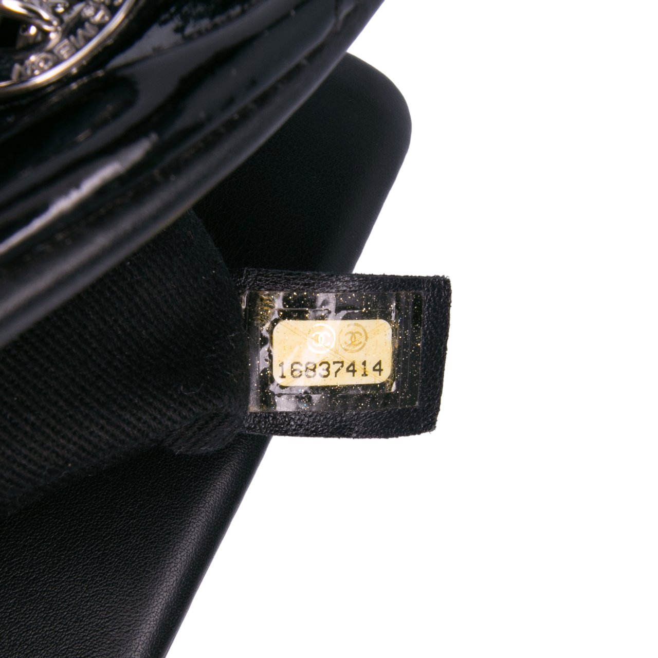 Chanel Medium CC Patent Soft Shopper Tote Zwart