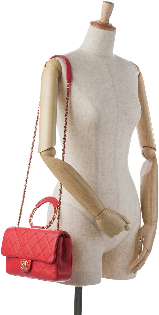 Chanel Medium Lambskin In The Loop Flap Rood