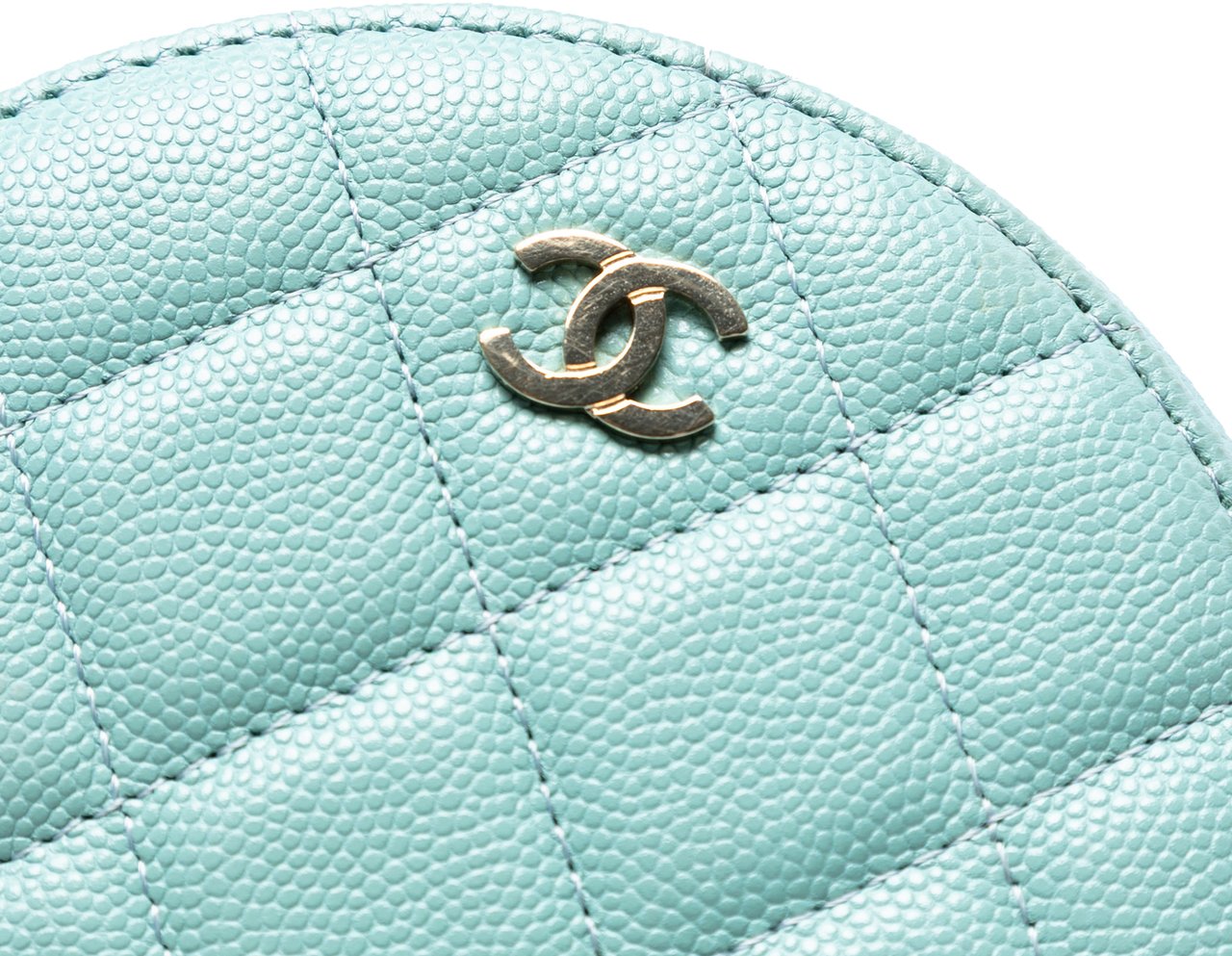 Chanel CC Quilted Caviar Round Clutch With Chain Blauw
