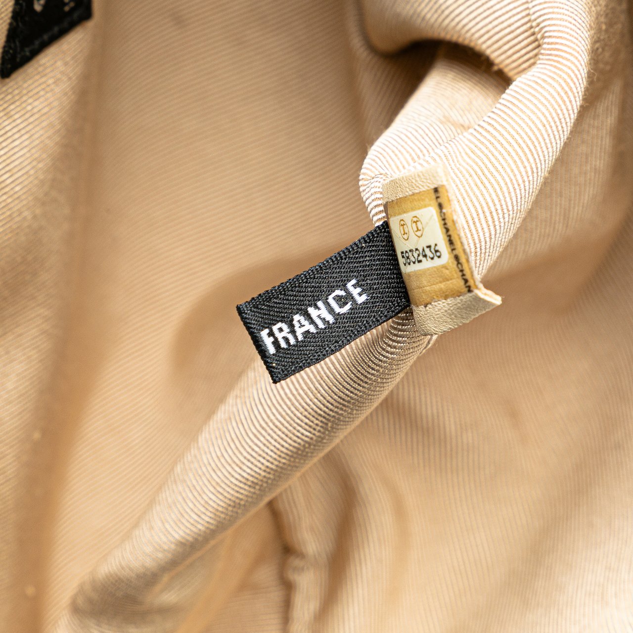 Chanel Jumbo Reissue 2.55 Choco Bar Wool Felt Identification Flap Zwart