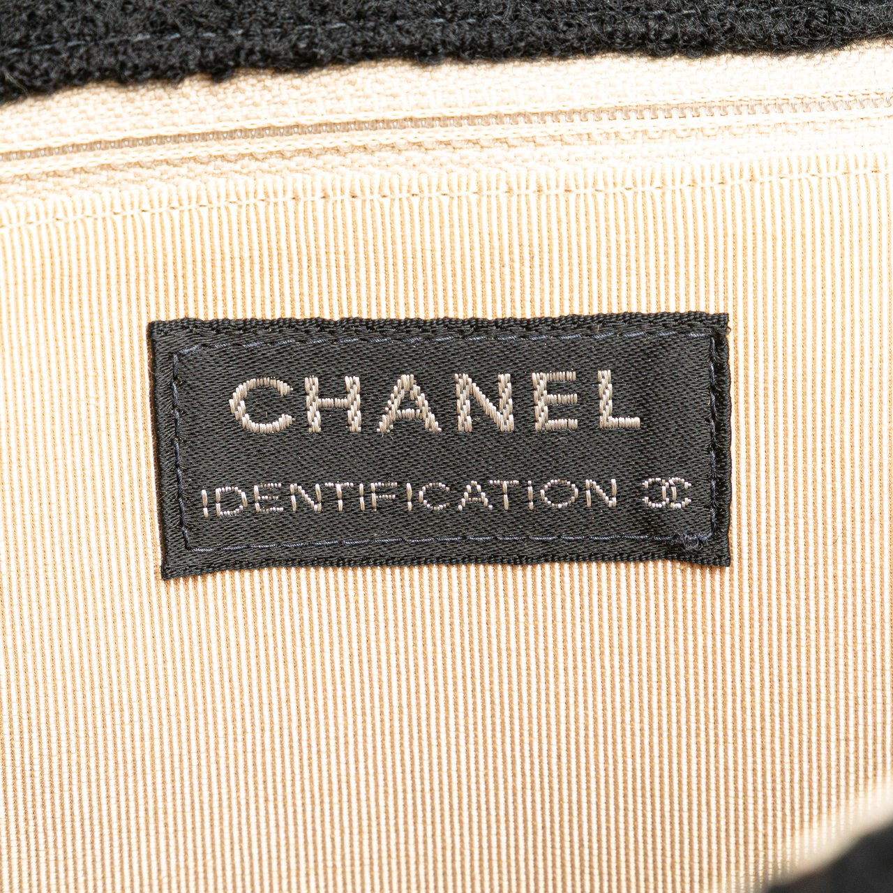 Chanel Jumbo Reissue 2.55 Choco Bar Wool Felt Identification Flap Zwart