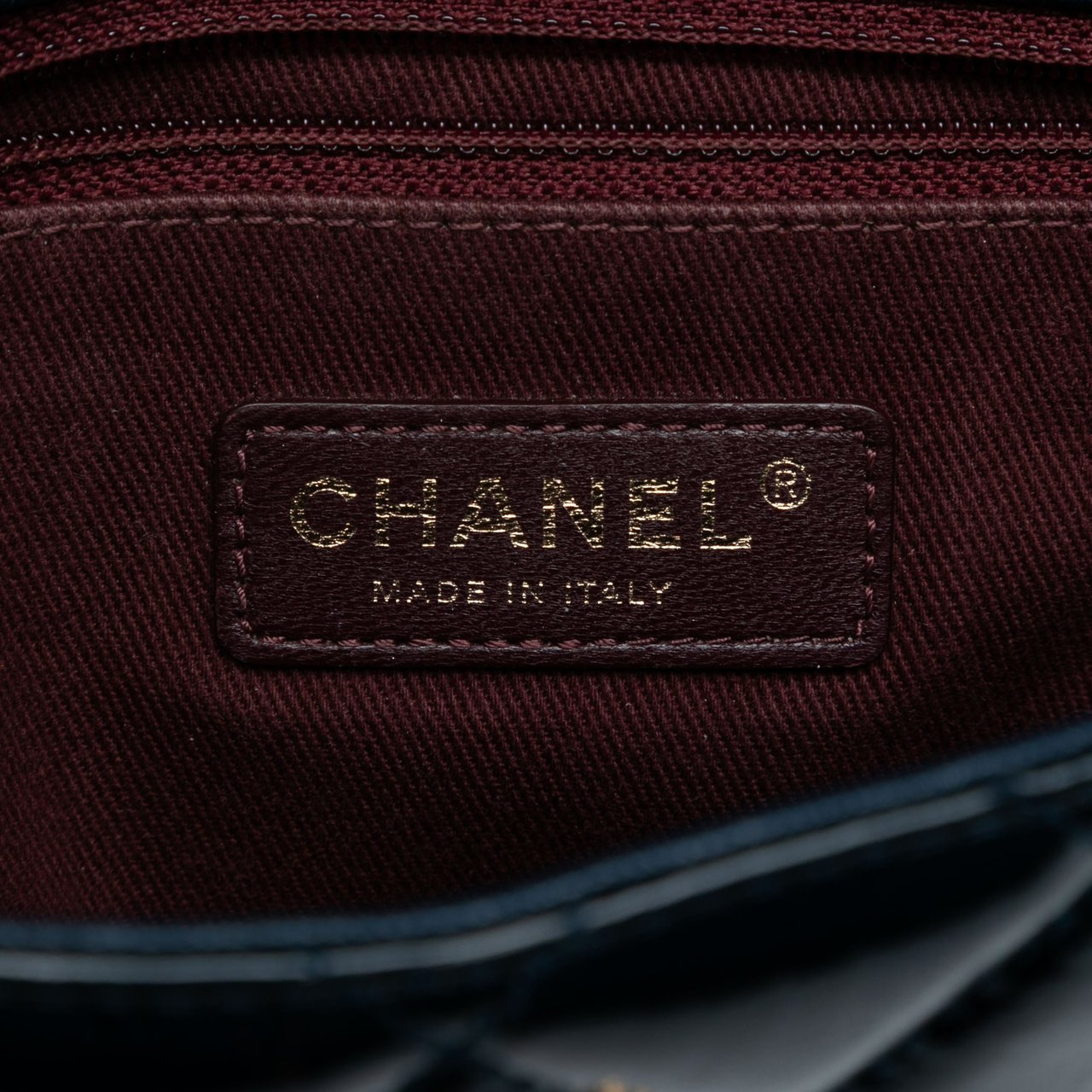 Chanel Paris-Salzburg Medium Patent Goatskin CC Eyelet Flap Blauw