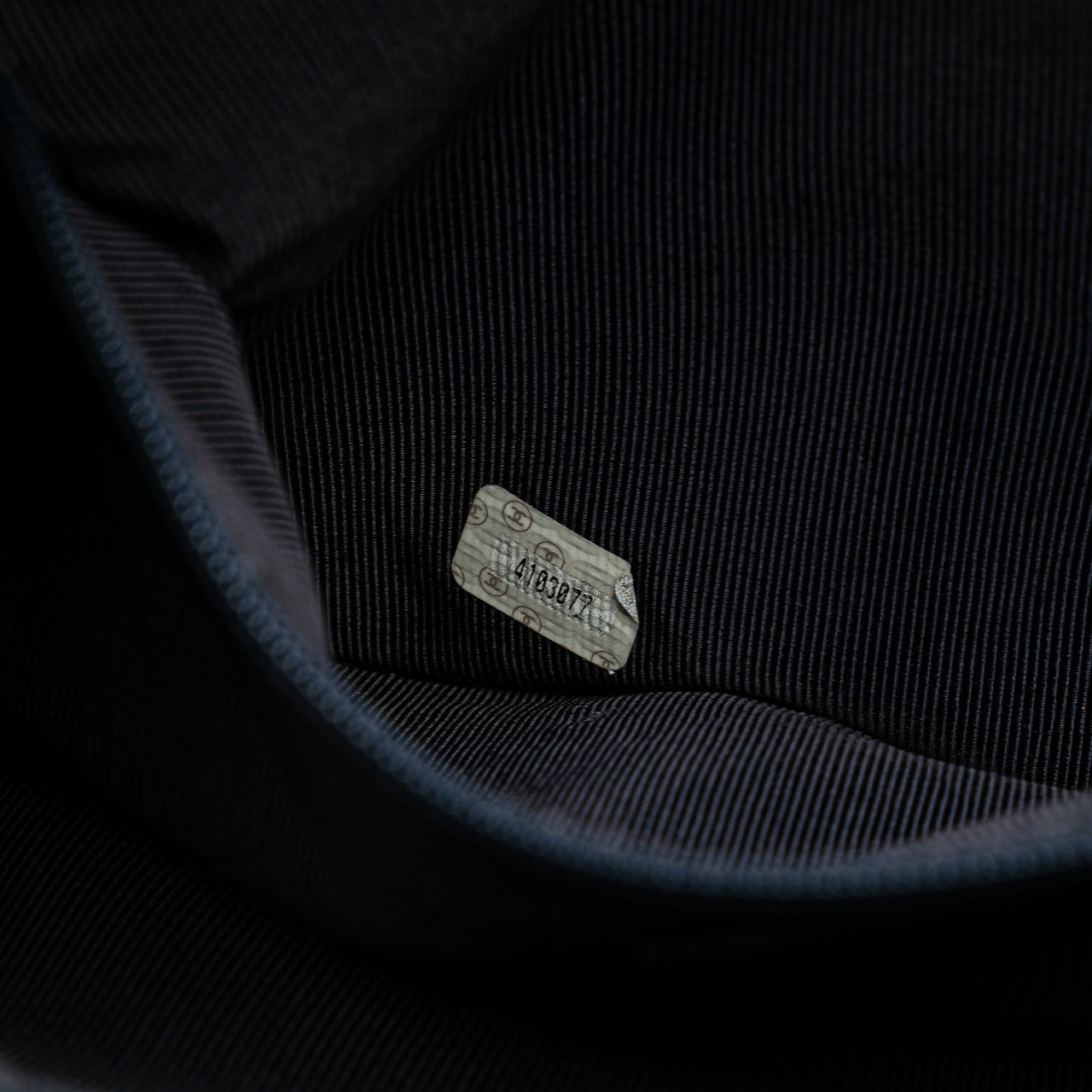 Chanel Quilted Caviar Front Pocket Chain Tote Blauw