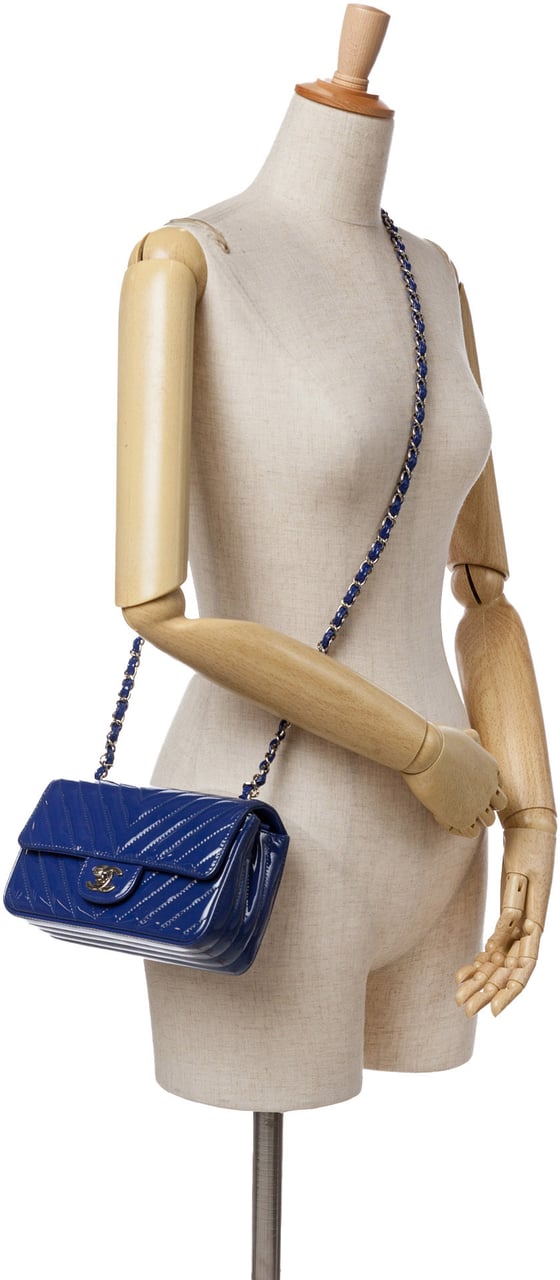 Chanel Mini Rectangular Classic Chevron Patent Single Flap Blauw