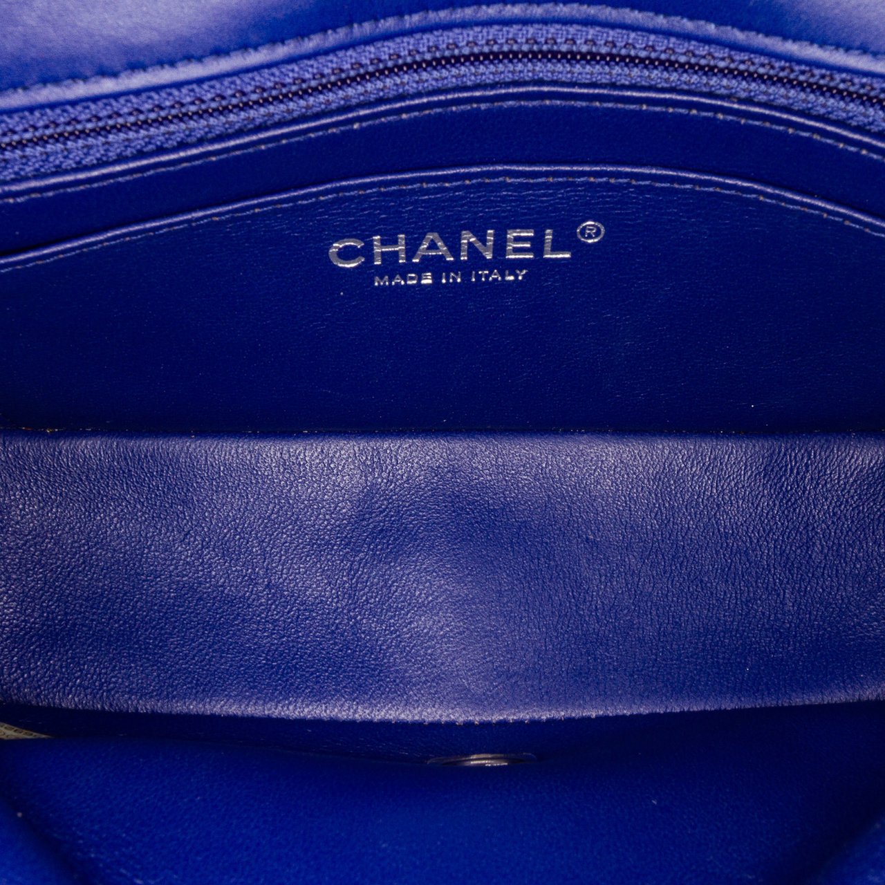 Chanel Mini Rectangular Classic Chevron Patent Single Flap Blauw