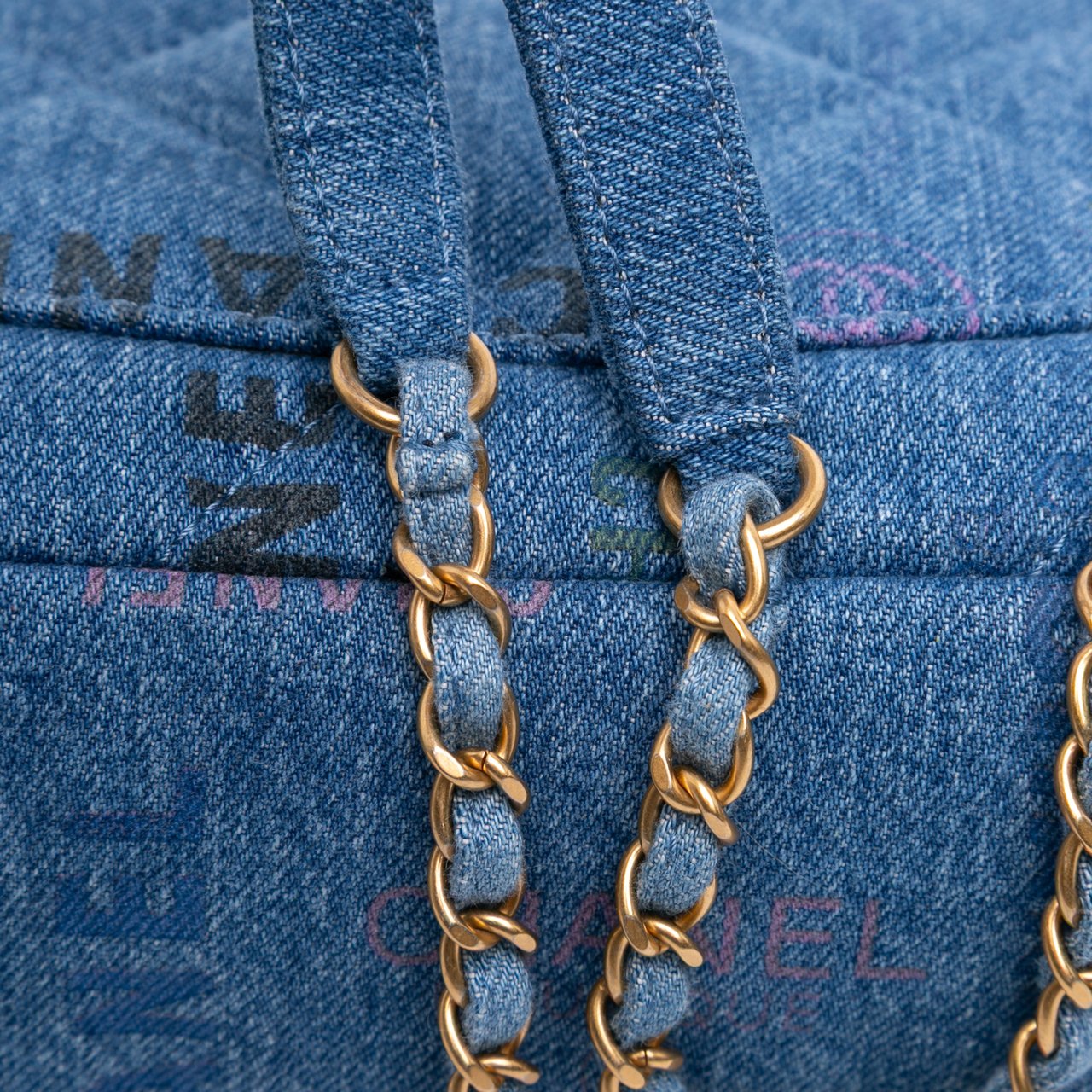 Chanel Medium Quilted Denim Mood Flap Blauw