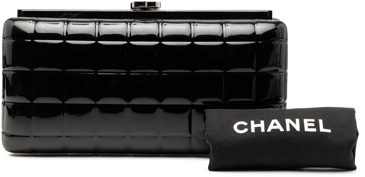 Chanel CC Chocolate Bar Patent Frame Clutch Zwart