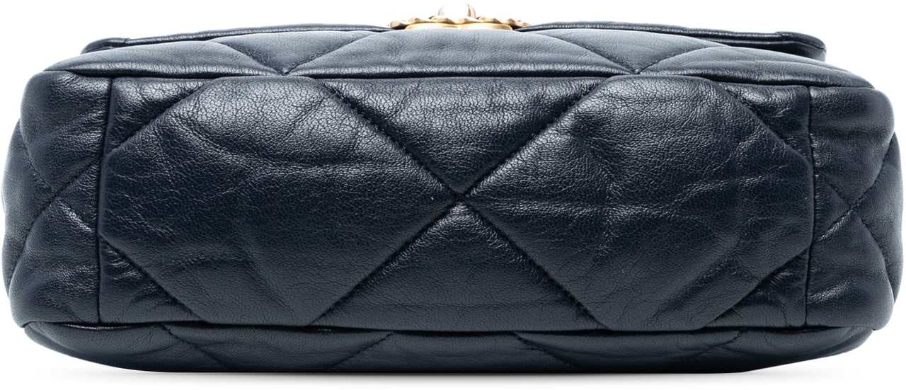 Chanel Medium Lambskin 19 Flap Blauw